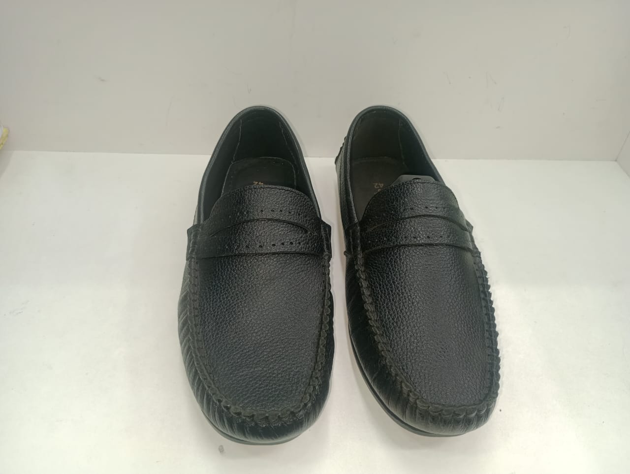 Elegant Pabble Leather-Loafer